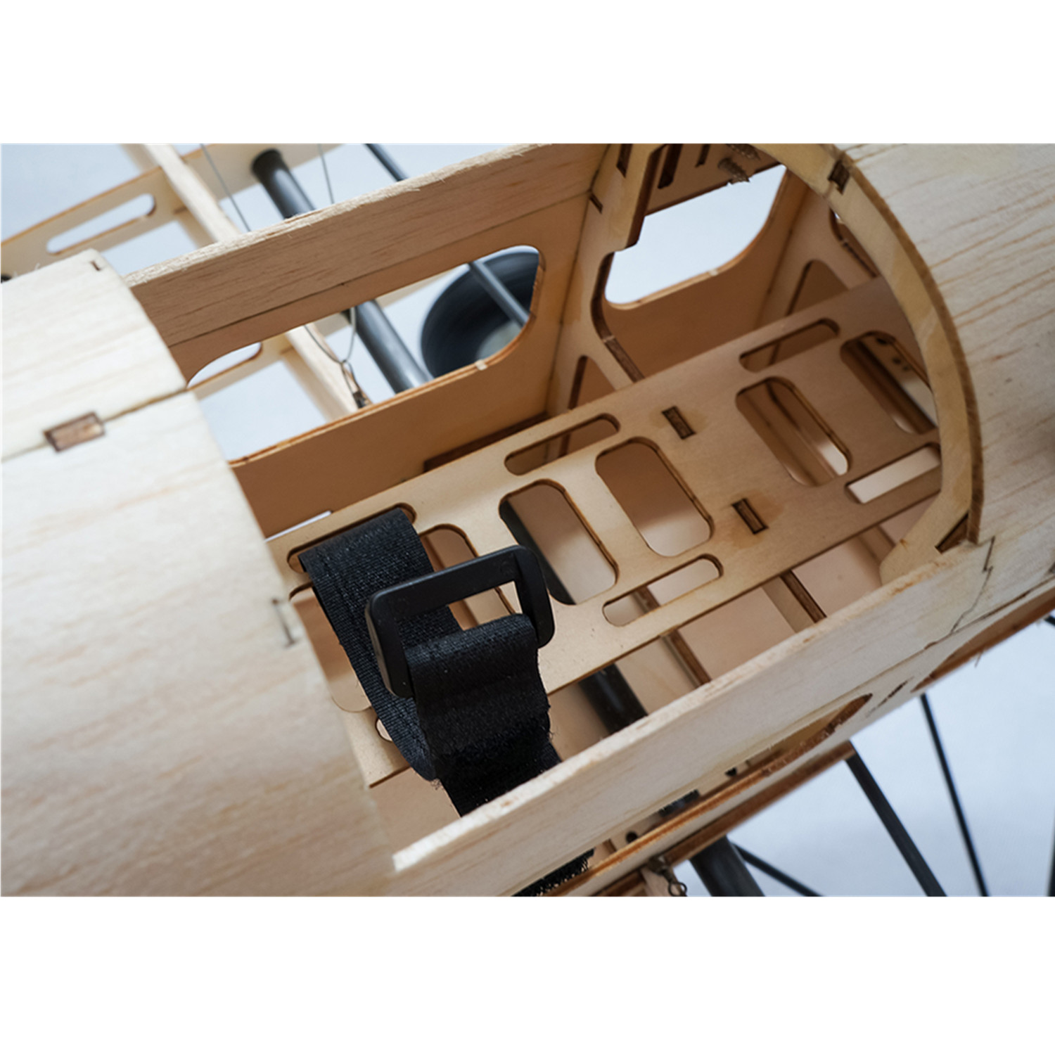 RC AirPlanes Laser Cut Balsa W - Model Kit Ixchel recension och pris