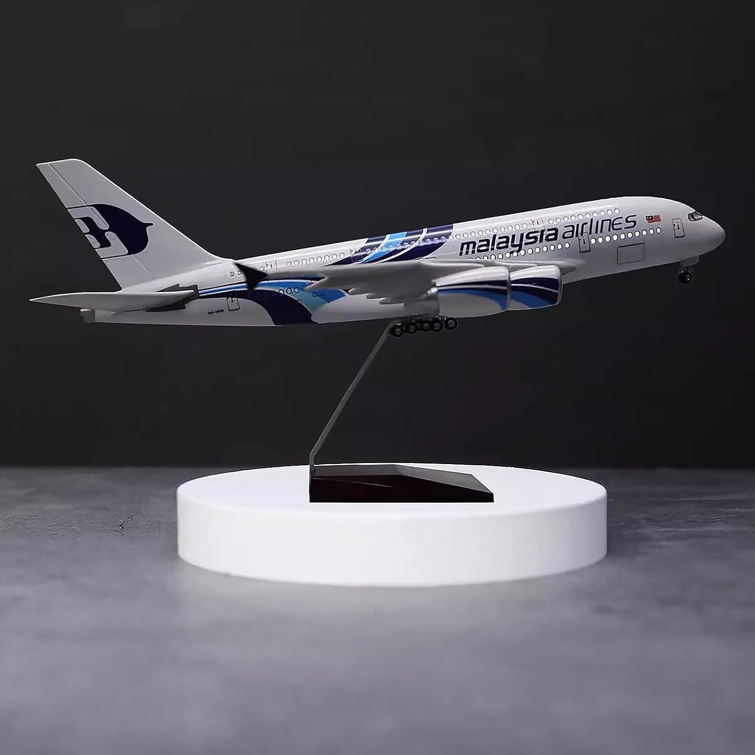 1:160 Scale Malaysia Airlines  - Model Kit Ixchel recension och pris